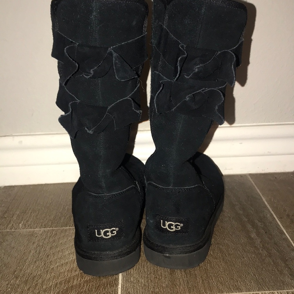 Shoes - Picture 3 of 4